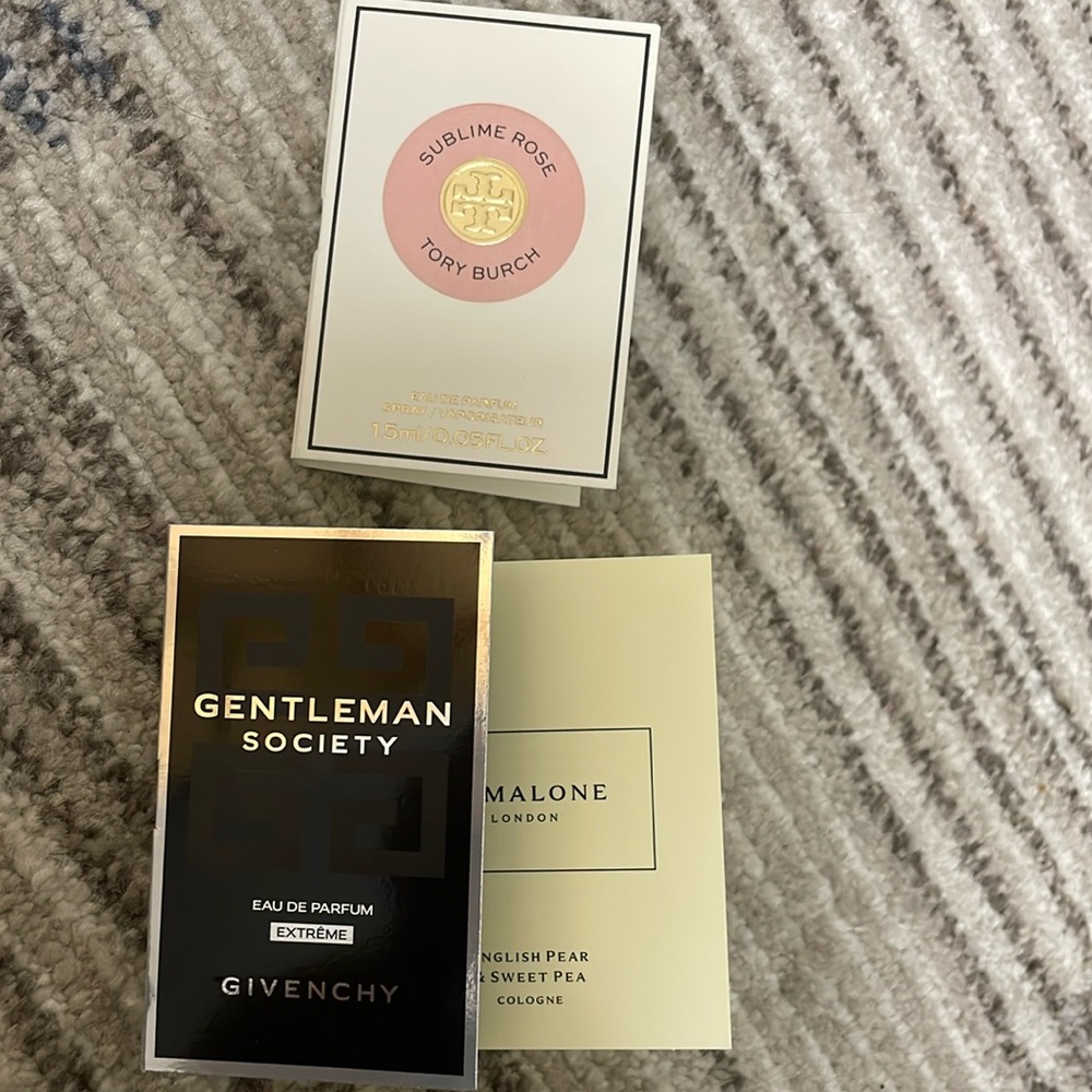 Givenchy - Picture 4 of 4